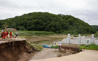 Powódź wywołała poważne zniszczenia w rejonie miasta Shulan