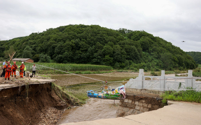 Powódź wywołała poważne zniszczenia w rejonie miasta Shulan