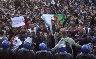 Algieria: Prezydent chce piątej kadencji, studenci protestują