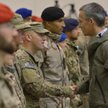 Sekretarz generalny NATO Jens Stoltenberg w bazie szkoleniowej NATO w Mazar-e-Szarif w Afganistanie 