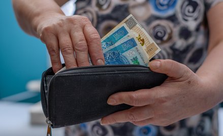 Przeliczają emerytury i renty na nowo. Wiadomo, które roczniki zyskają. Finał 31 marca