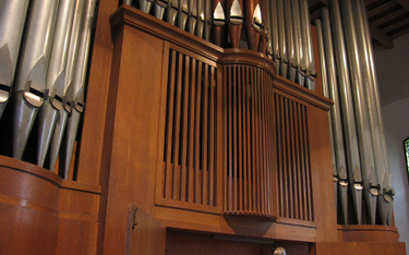 Bieruń: Wizerunek radnego PiS na organach w kościele