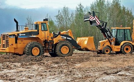 HSW specjalizuje się w produkcji koparek i koparko-ładowarek