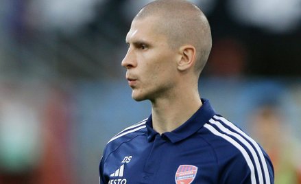 Dawid Szwarga, trener Rakowa Częstochowa, ma dzisiaj bogatszy i silniejszy skład niż jego poprzednik