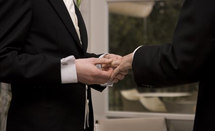 Przybywa kontrowersji wokół związków partnerskich. „Nie będą chronić rodziny”