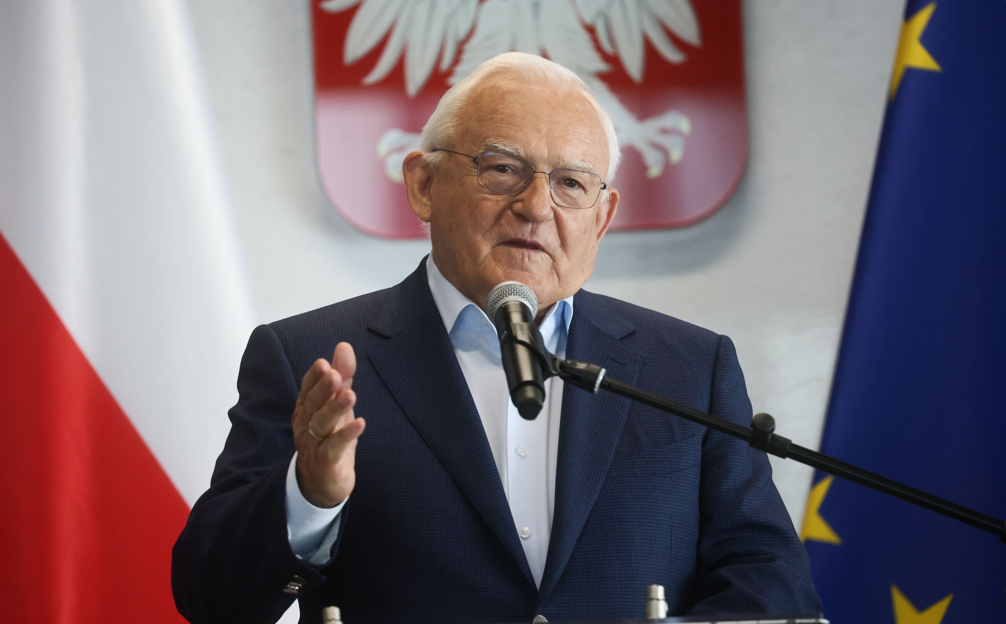 Polska spłaca pożyczkę Ukrainy. Leszek Miller: Skandal, trzeba powiedzieć „dość”