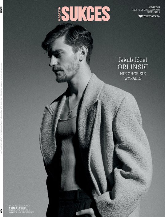 Jakub Józef Orliński na okładce wiosennego wydania magazynu „Sukces”, dodatku dla prenumeratorów „Rz