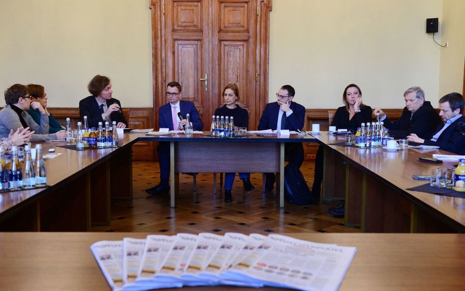 Uczestnicy debaty „Rdzeniowy zanik mięśni – obraz kliniczny i perspektywy terapii” moderowanej przez