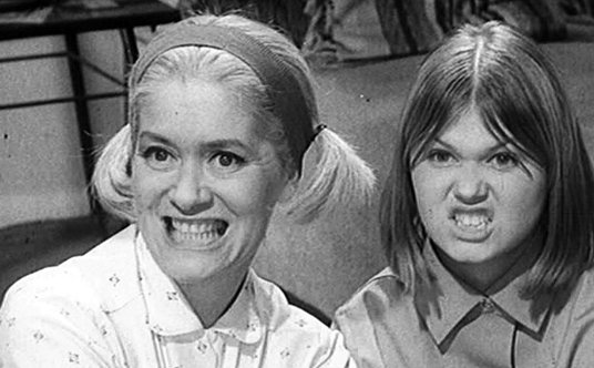 Serial „Wojna domowa” z lat 1965–1966. Alina Janowska brawurowo zagrała Irenę Kamińską, ciotkę nasto