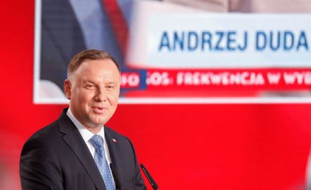 Duda: Rura pęka, on nie wie co robić. Musi przyjść rząd