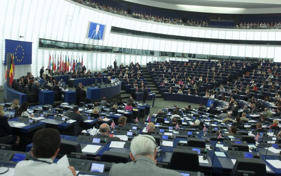 Parlament Europejski przeciw zawieszeniu aukcji pozwoleń na emisję CO2