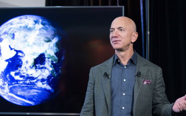 Jeff Bezos, najbogatszy człowiek świata, poleci w kosmos. Weźmie ze sobą brata