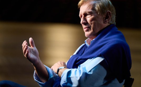 Jan Englert w filmie dokumentalnym „Jan Englert. Spróbuję jeszcze raz pofrunąć” w reż. Macieja Dance