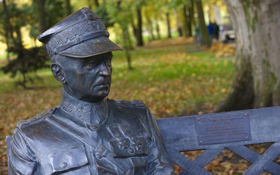 Rzeźba Władysława Sikorskiego w Inowrocławiu