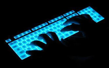Nawet 2 tys. zł cyberokupu biorą internetowi przestępcy za odblokowanie komputerów, które zawirusowa