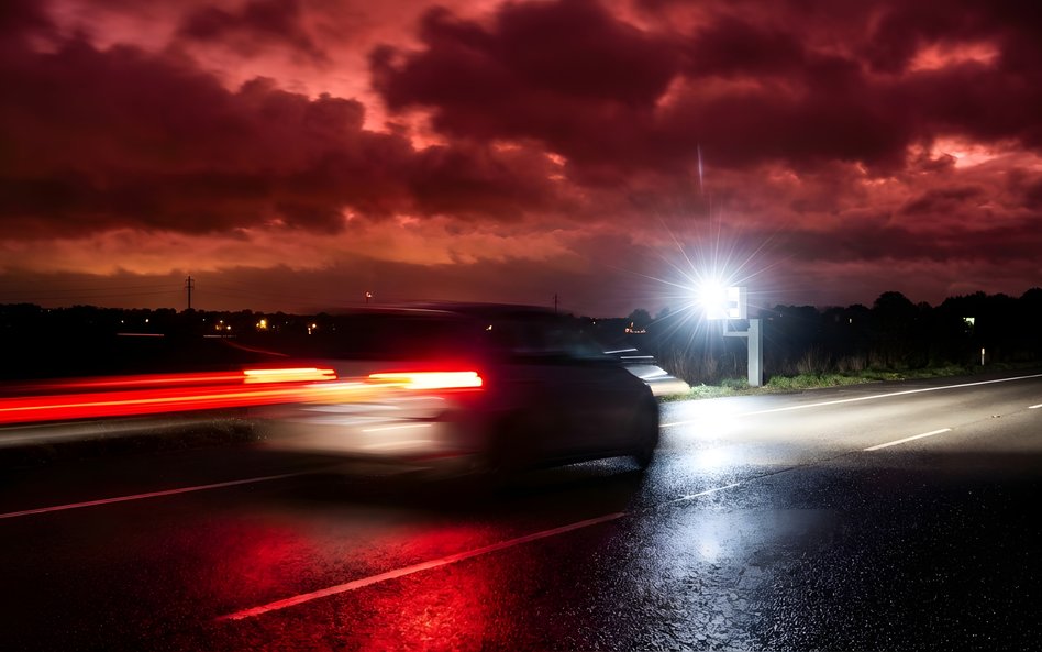 W Krzyszkowicach pod Myślenicami, stoi dziś rekordowo skuteczny fotoradar od lipca 2025 r. uwiecznił