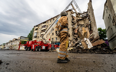 Zniszczenia po rosyjskim ostrzale w Charkowie