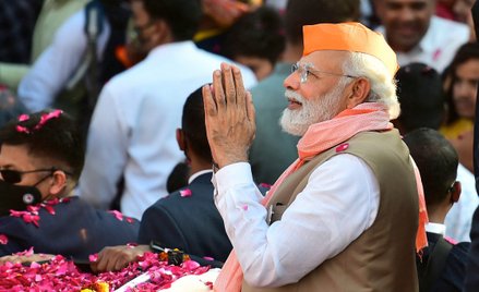 Premier Indii Narendra Modi jest zaniepokojony sytuacją na Ukrainie, ale unika wskazywania, kto jest