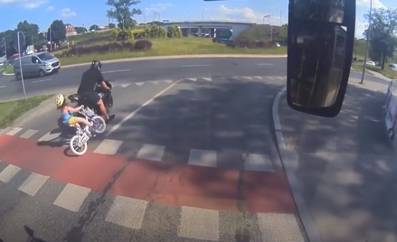Olsztyn: Motocyklista potrącił dziewczynkę na pasach. Szukają sprawcy