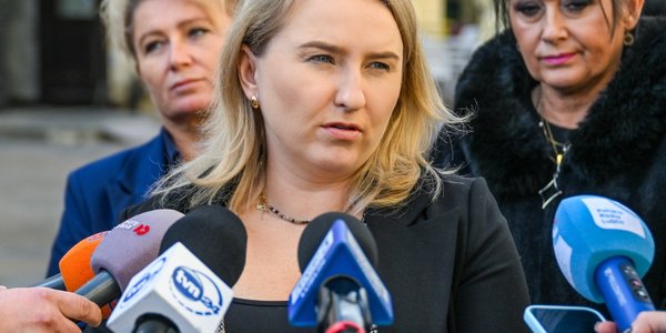 CBA weszło do mieszkania radnej KO. Zabezpieczono telefony i sprzęt elektroniczny