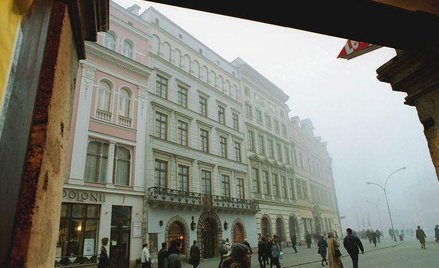 Spór o kamienicę z restauracją Wierzynek wygrali byli właściciele
