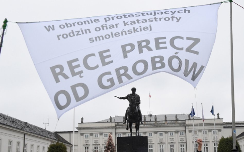 Miesięcznica katastrofy smoleńskiej. Kontrmanifestacja "Obywateli RP"