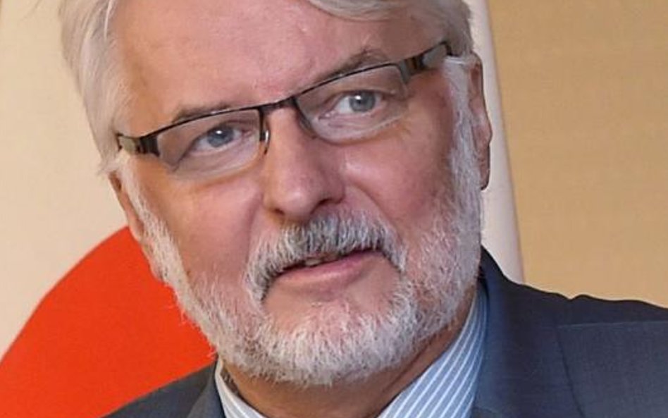 Witold Waszczykowski, minister spraw zagr. 22,8 (+1,9); 51,8 (-5,5)