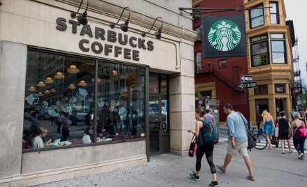 Starbucks zamyka 8000 lokali. Wszystko przez rasistowski "incydent"