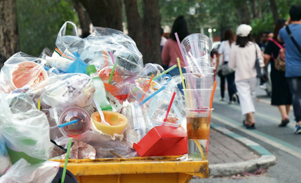 Plastik i groźne choroby mają niepokojący związek. Czy to wyrok na ludzkość?