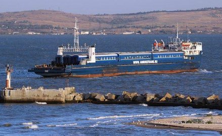 Budowa mostu łączącego Rosję z Krymem pochłonie 1,3 mld dol. Na razie muszą wystarczyć mało sprawne 