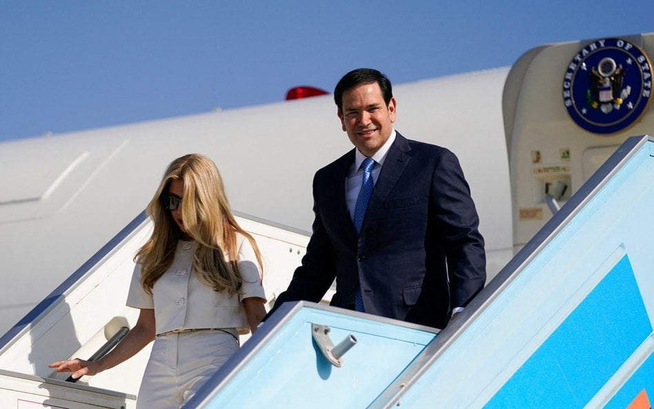 Marco Rubio wraz z małżonką na lotnisku Ben Guriona w Izraelu