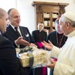 Papież Franciszek spotyka się z prezesem Światowego Kongresu Żydów Ronaldem S. Lauderem (drugi z lew