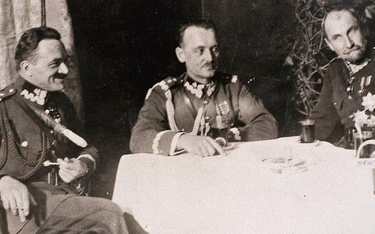 Generałowie Włodzimierz Zagórski, Władysław Sikorski i Tadeusz Rozwadowski podczas zorganizowanego 7