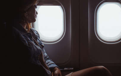 W samolotach trudno o intymność i odseparowanie się od innych pasażerów, zwłaszcza w czasie pandemii