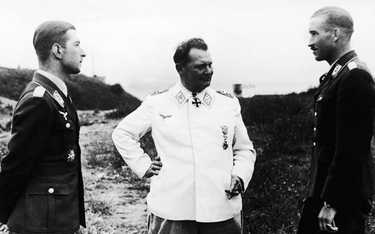 Od lewej: Werner Mölders, Hermann Göring i Adolf Galland