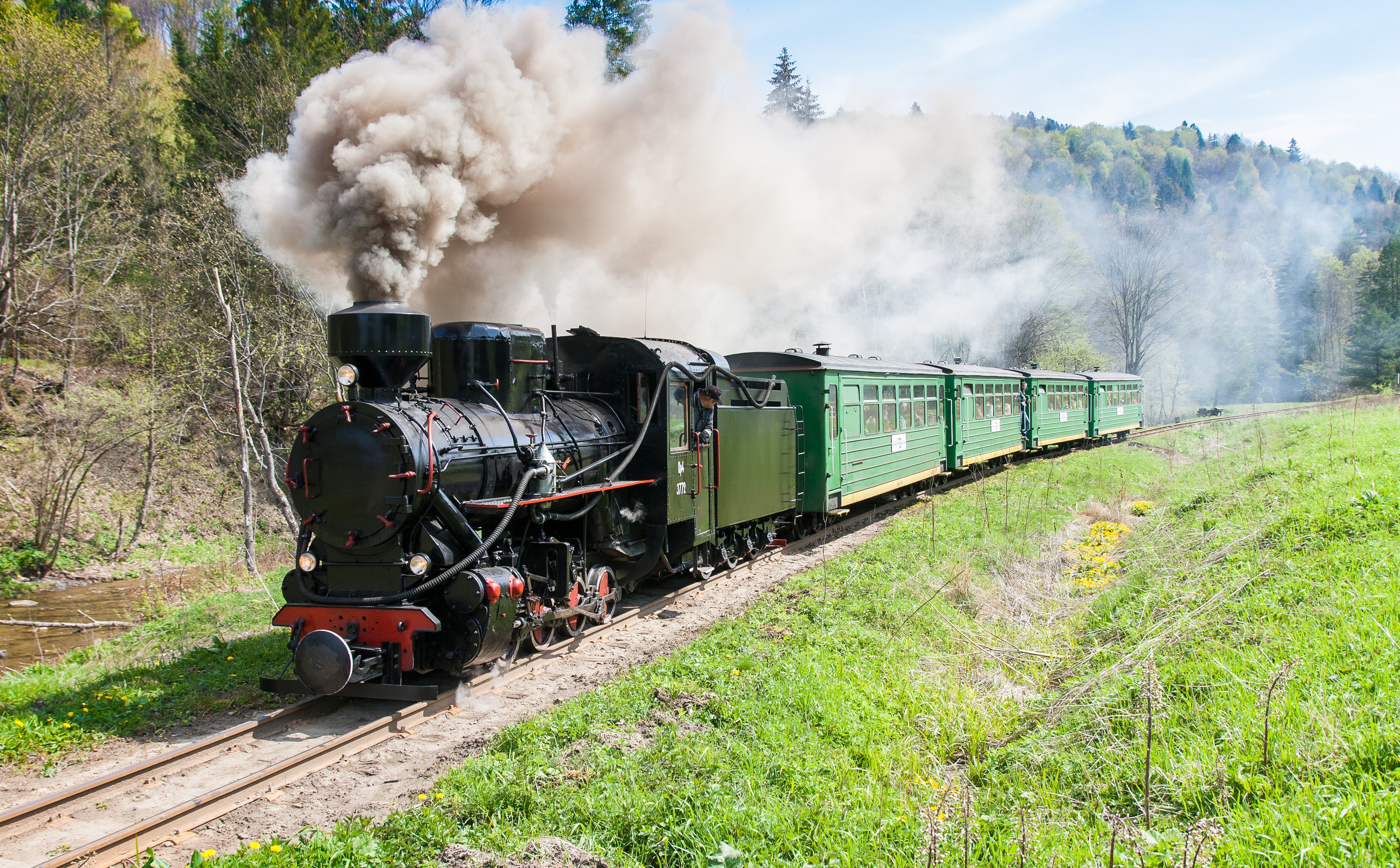 Niemal milion podróżnych na wąskich torach