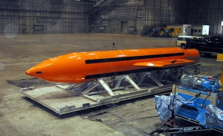 Bomba GBU-43/B, znana jako MOAB (Massive Ordnance Air Blast Bomb)