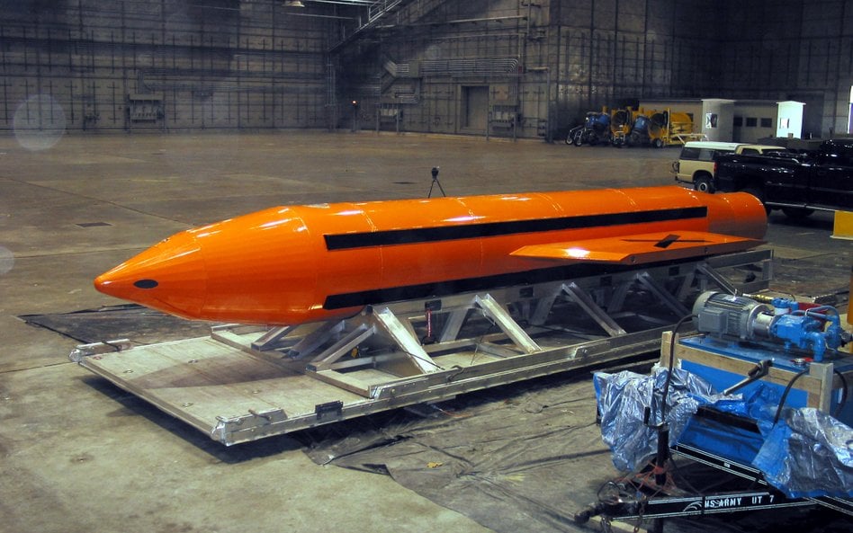 Bomba GBU-43/B, znana jako MOAB (Massive Ordnance Air Blast Bomb)
