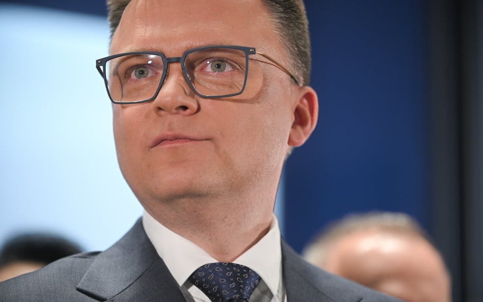 Szymon Hołownia po ogłoszeniu wyników exit poll uderza w media publiczne