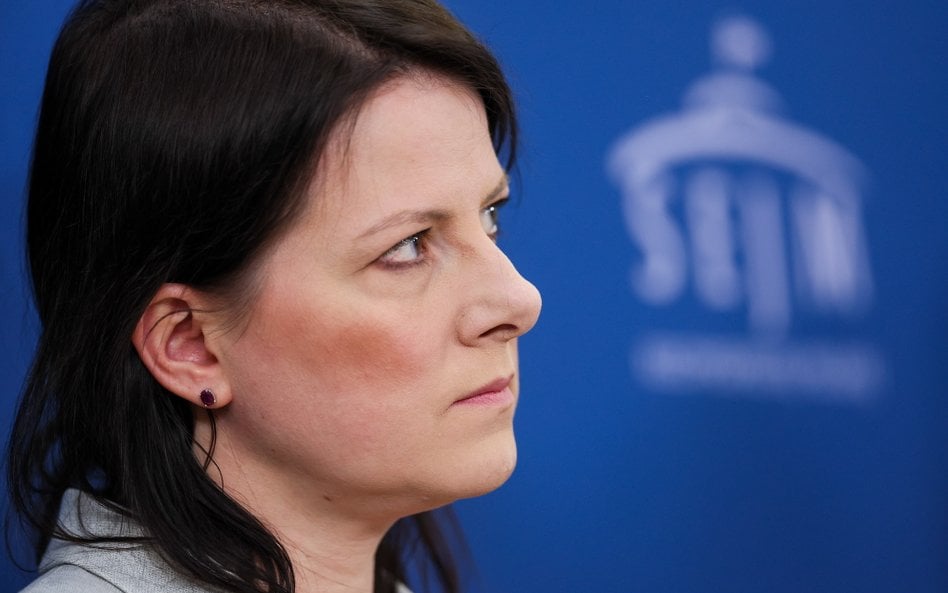 Hołownia nie chce w Sejmie wystawy Kai Godek. Działaczka mówi o „cenzurze”