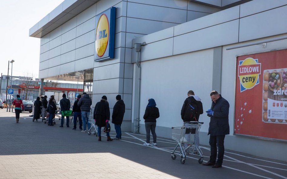 Połowa Polaków ma dość zakazu handlu w niedziele