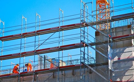 Podatek od nieruchomości: przejściowe nieużywanie budynku uprawnia do obniżenia stawki podatuk od ni