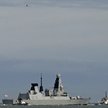 HMS Dragon, niszczyciel przeciwlotniczy typu 45 typu Daring należący do Royal Navy wypływa z bazy mo
