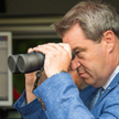 Premier Bawarii Markus Söder ma niskie notowania przed wyborami landowymi. Na zdjęciu kontroluje gra