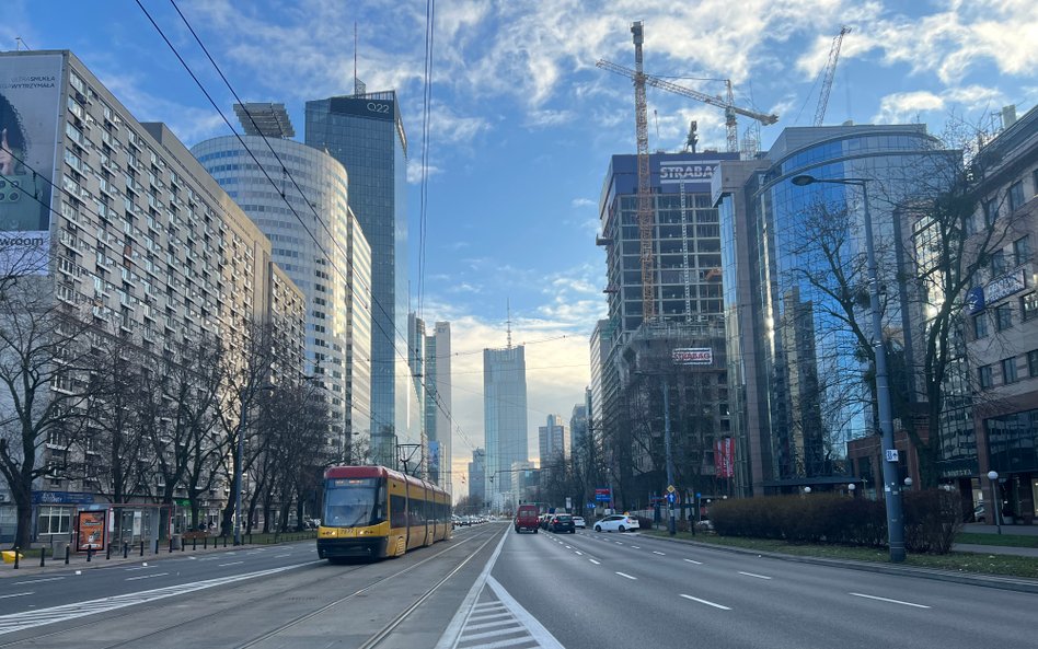 Alarm dla polskiej gospodarki. Firmy coraz mocniej odczuwają koszty i chaos