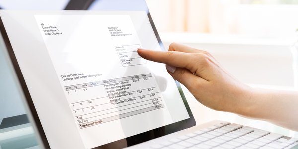 Pominięcie obowiązkowej podzielonej płatności usuwa wydatek z kosztów