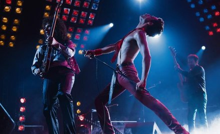Gwilym Lee w roli Briana Maya i Rami Malek jako Freddie Mercury w filmie „Bohemian Rhapsody”