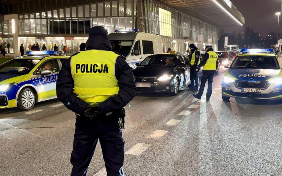 Stołeczni policjanci w ciągu kilku listopadowych dni przeprowadzili 216 kontroli pojazdów w ramach a