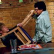 W tytułowego agenta wcielił się Jackie Chan (m.in. „Kowboj z Szanghaju” i „Godziny szczytu”), gwiazd