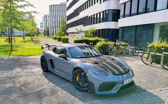 Porsche 718 Cayman GT4 RS